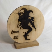 Trofeo carnaval madera redondo