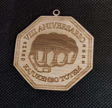 medalla de madera